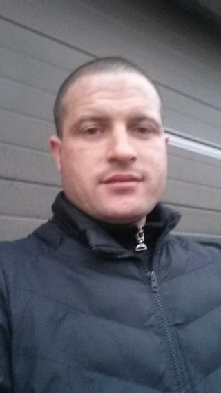 В наукограде открыли выставку самобытного художника игоря михкельсона