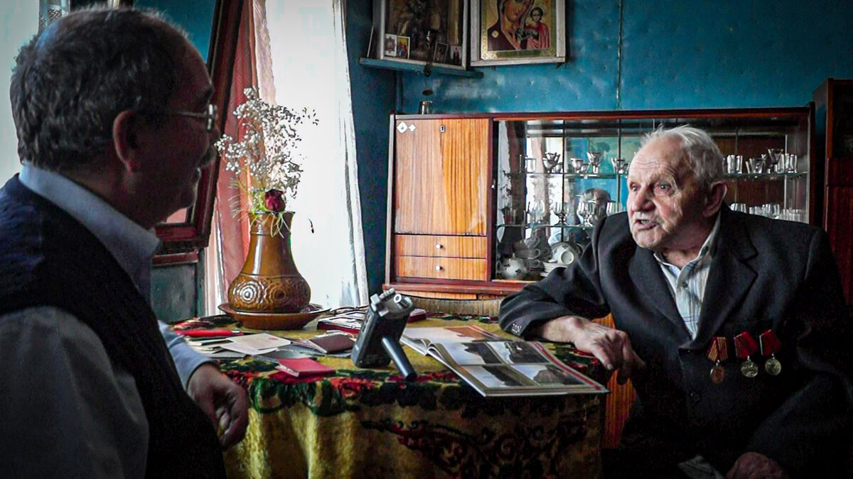 Архив валентина скурлова: алексеев александр геннадьевич - художник миниатюрной живописи по эмали (финифть).заслуженный художник российской федерации (2003).