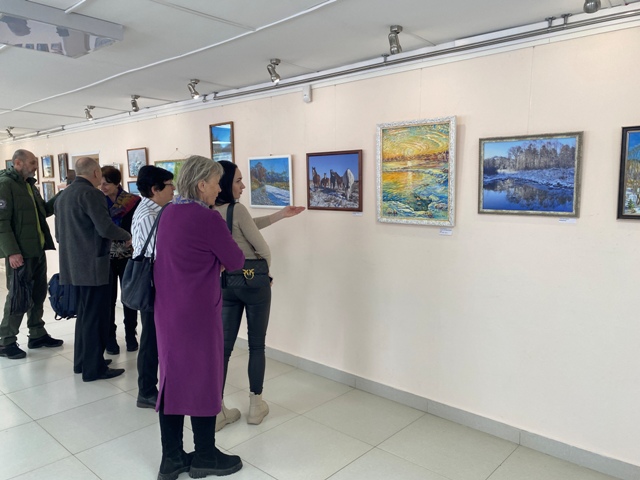 Мы с этим именем живем, мы этим именем гордимся